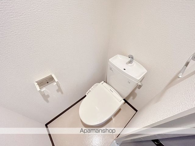 広島電鉄宇品線 日赤病院前駅 徒歩8分 9階建 築23年のトイレ写真