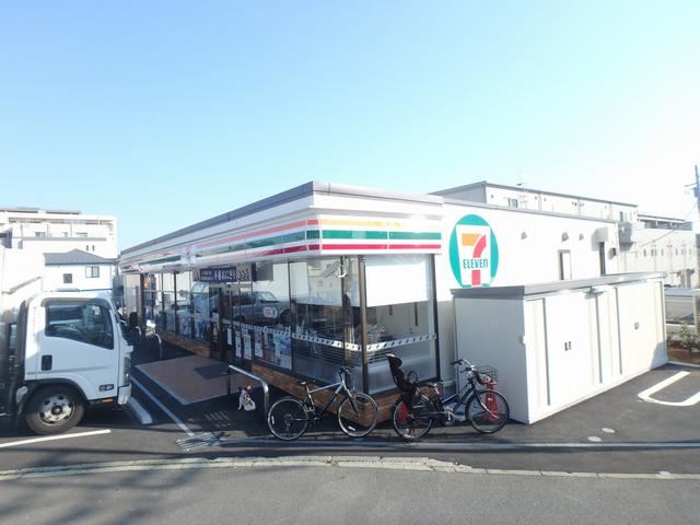 コンビニ　セブンイレブン（コンビニ）まで340m