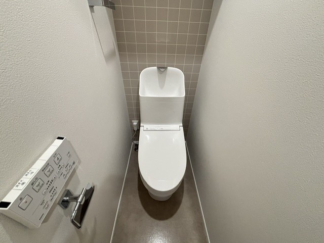 仙台市地下鉄東西線 荒井駅 徒歩11分 3階建 築3年のトイレ写真