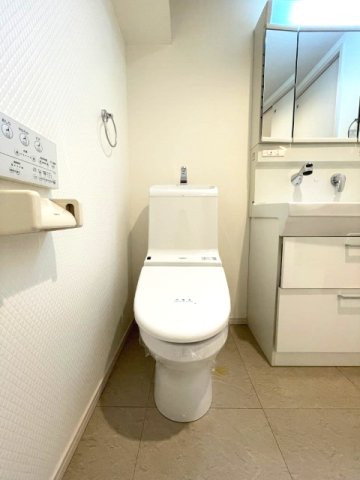 ＪＲ鹿児島本線 箱崎駅 徒歩14分 2階建 築15年のトイレ写真