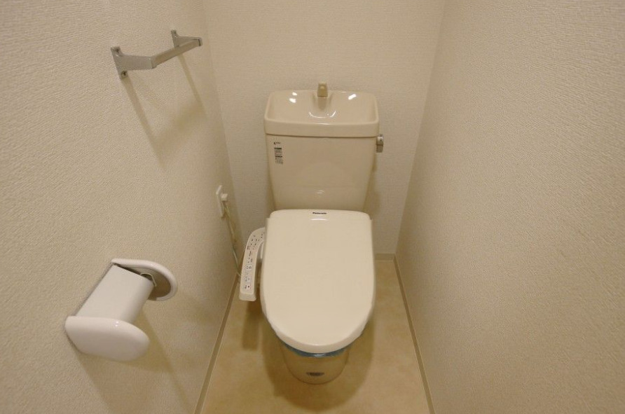 ＪＲ京葉線 八丁堀駅 徒歩7分 35階建 築32年のトイレ写真