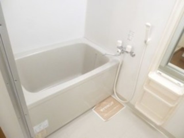 バス・シャワールーム　参考写真（同建物別部屋のものです）