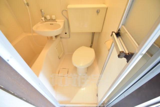 ＪＲ東海道本線 茨木駅 徒歩5分 3階建 築37年のトイレ写真