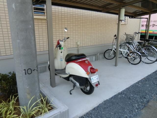 その他共有部分　屋根付き駐輪場