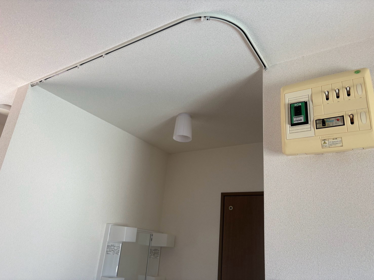 その他設備　カーテンで仕切れば、脱衣場としてご利用できます