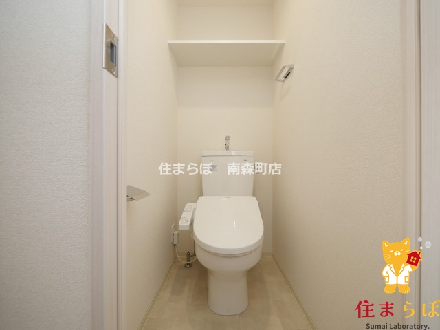 地下鉄御堂筋線 中津駅 徒歩10分 10階建 築5年のトイレ写真