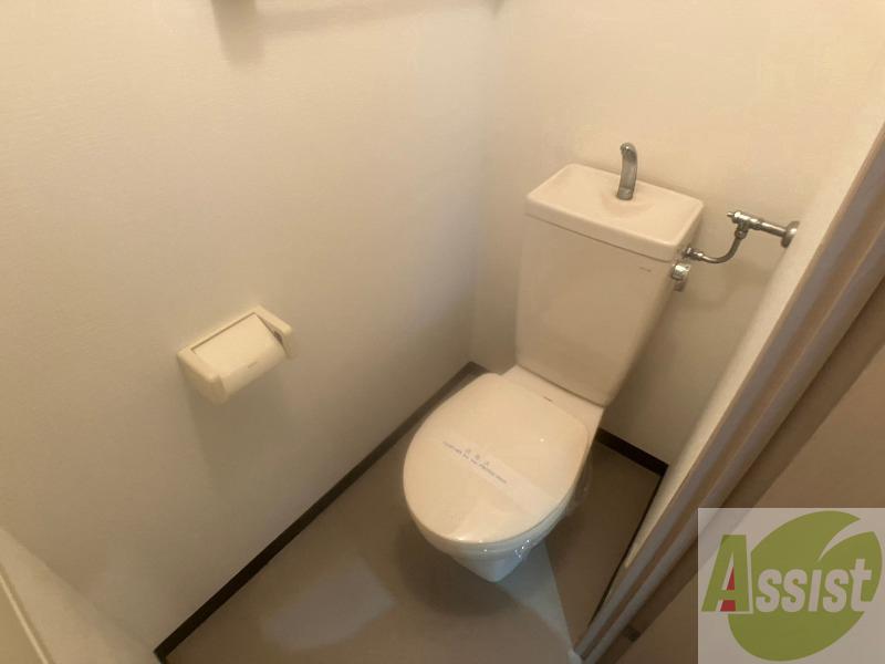 トイレ　こちらはトイレです。清潔感があり、安心して使用できます。