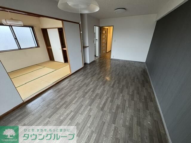 ベルシャンブル弐番館の居間写真