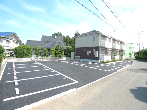 駐車場　駐車場は各部屋2台無料付き！