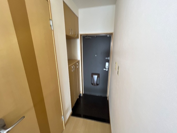 タペストリーの玄関写真