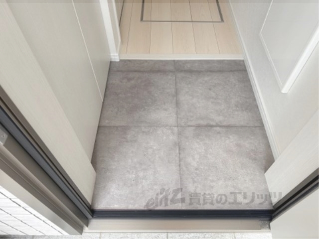 メゾンコンフォートヴィヴレの玄関写真