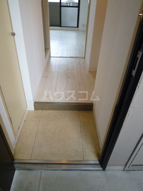 ジョイフル野並の玄関写真