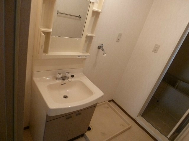 洗面設備　写真は203号室です