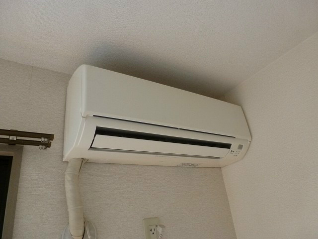 その他設備　エアコン　　写真は203号室です