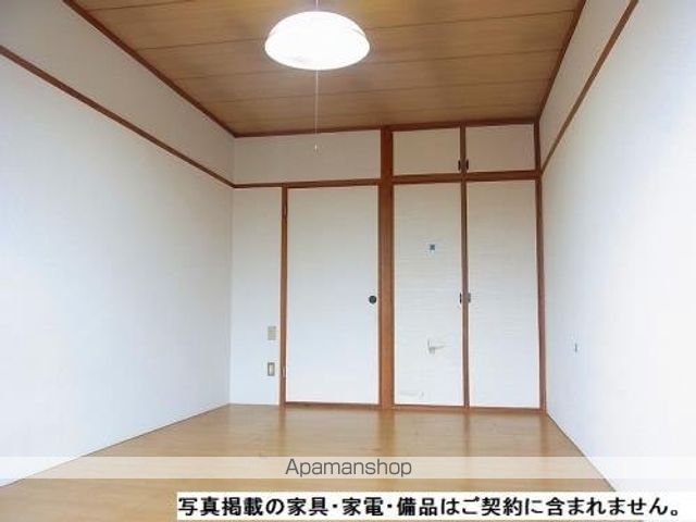 第一渡鹿ハイツの居間写真