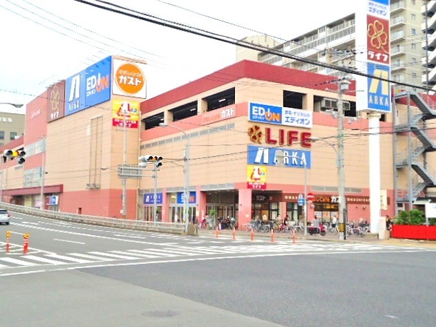 スーパー　ライフ西代店（スーパー）まで501m