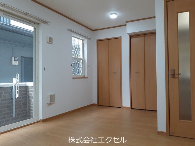 ＪＲ南武線 矢川駅 徒歩10分 2階建 築21年の居間写真