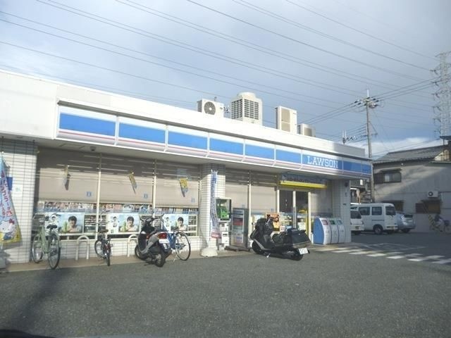 コンビニ　ローソン尼崎大庄西町三丁目店（コンビニ）まで242m