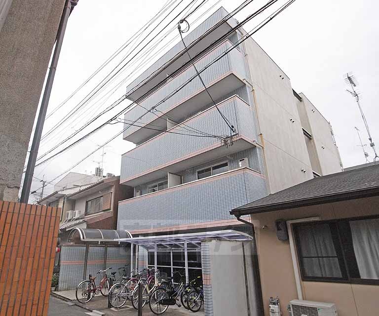 建物外観　落ち着いた外観です。