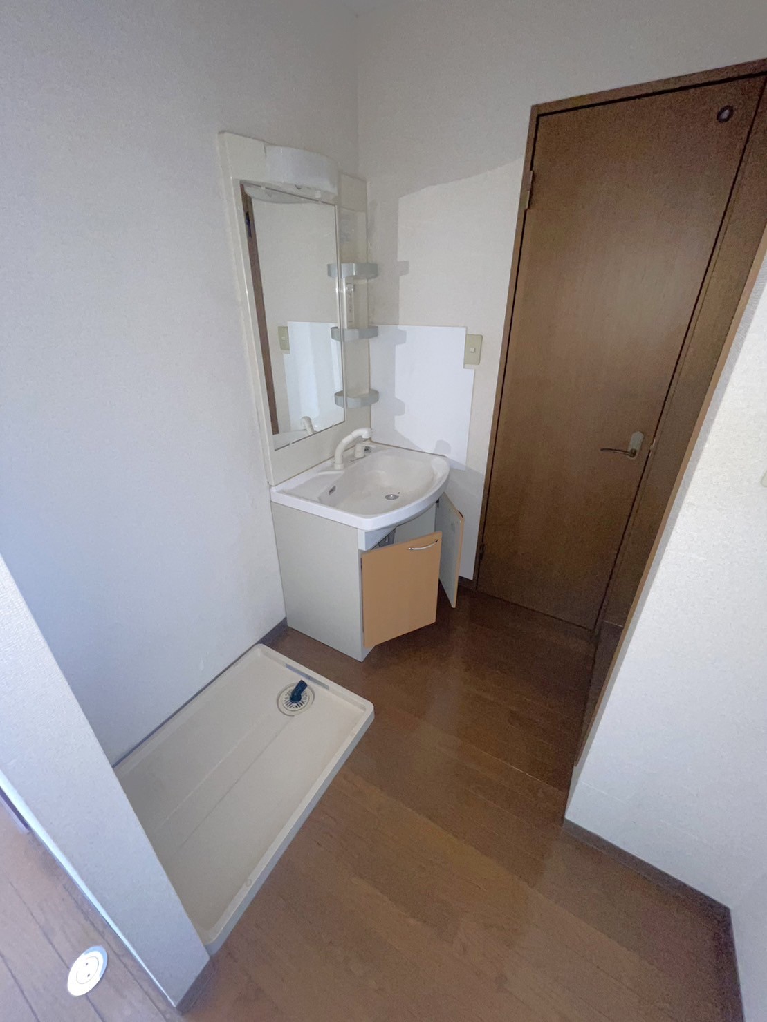 洗面設備　独立洗面台・室内洗濯機置き場