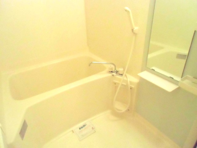 バス・シャワールーム　浴室乾燥機を完備です☆