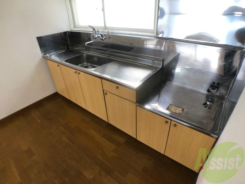 キッチン　キッチンはスペースも広々していて使いやすそうですよ！