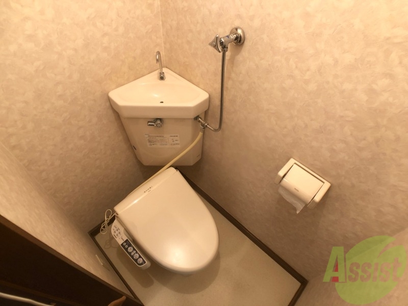 トイレ　こちらはトイレです。清潔感があり、安心して使用できます。