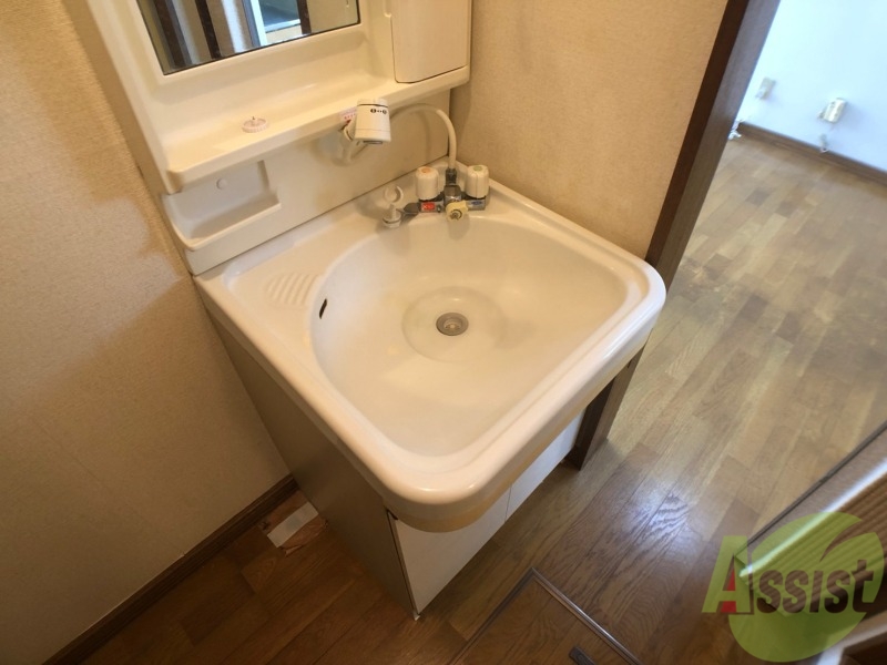 洗面設備　こちらに洗面台があります。朝の洗顔はこちらで。