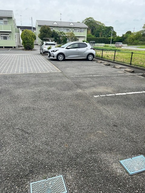 【茂原市小林のアパートの駐車場】