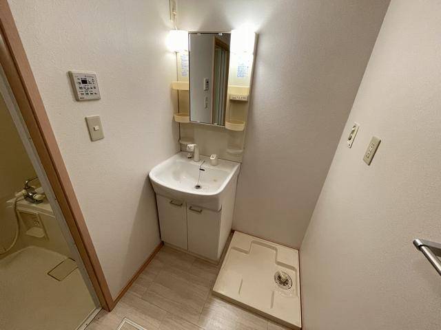 洗面設備　脱衣スペースです。