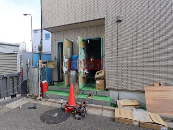 エントランス　駐車場