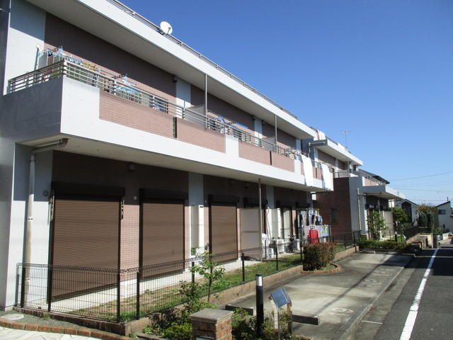 横浜市緑区長津田みなみ台のマンションの建物外観