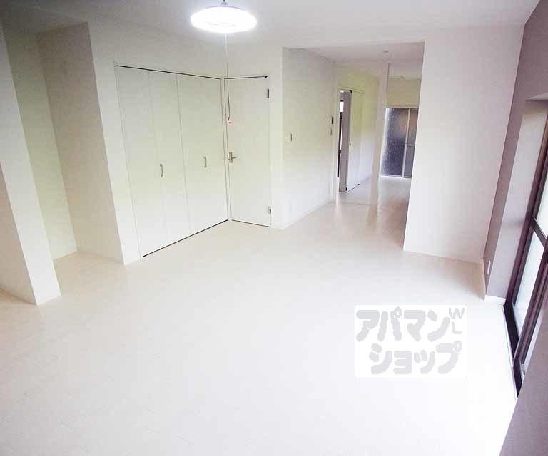 居室・リビング　広々２０帖！