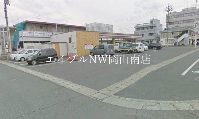 【岡山市北区十日市西町のマンションのコンビニ】