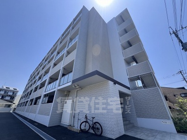 福岡市中央区伊崎のマンションの建物外観