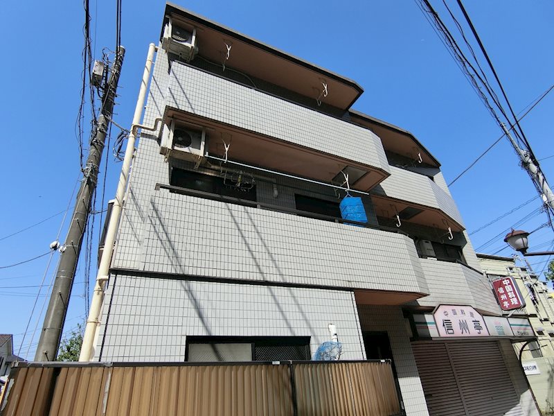 府中市新町のマンションの建物外観