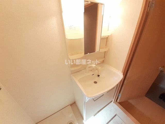【奈良市七条のアパートの洗面設備】