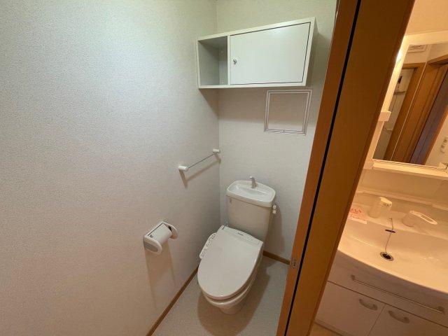 【ポン・プラータ　Ａのトイレ】
