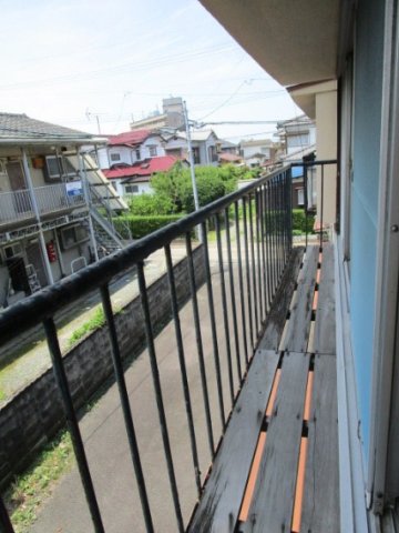 バルコニー　バルコニーからの眺めを楽しみながら食事をしませんか