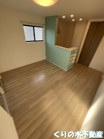 居室・リビング　同タイプのお部屋の写真です（現況を優先致します）