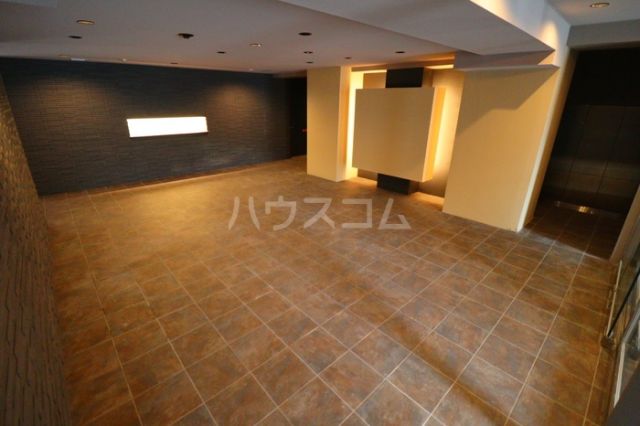 【川崎市高津区上作延のマンションのロビー】