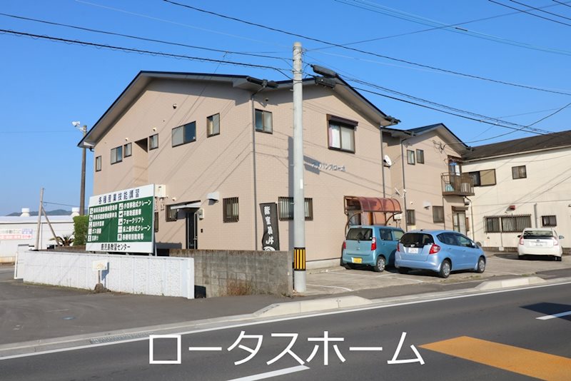 姶良市加治木町木田のアパートの建物外観