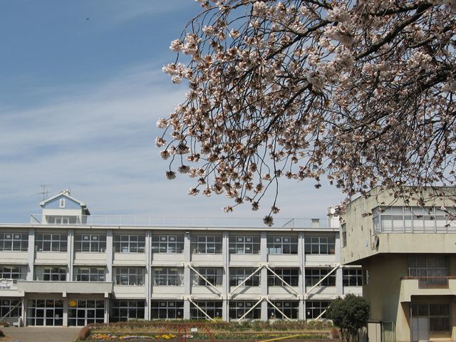 【オランジュA1の小学校】