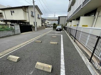 【レオパレスプロスペラーレの駐車場】