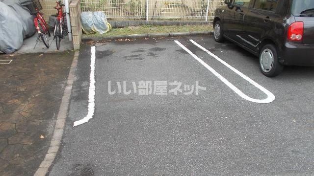 【カレックスIIの駐車場】