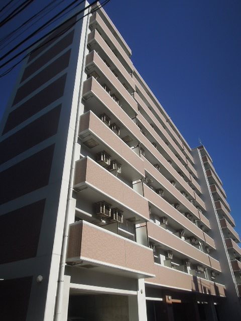 【大田区羽田旭町のマンションの建物外観】