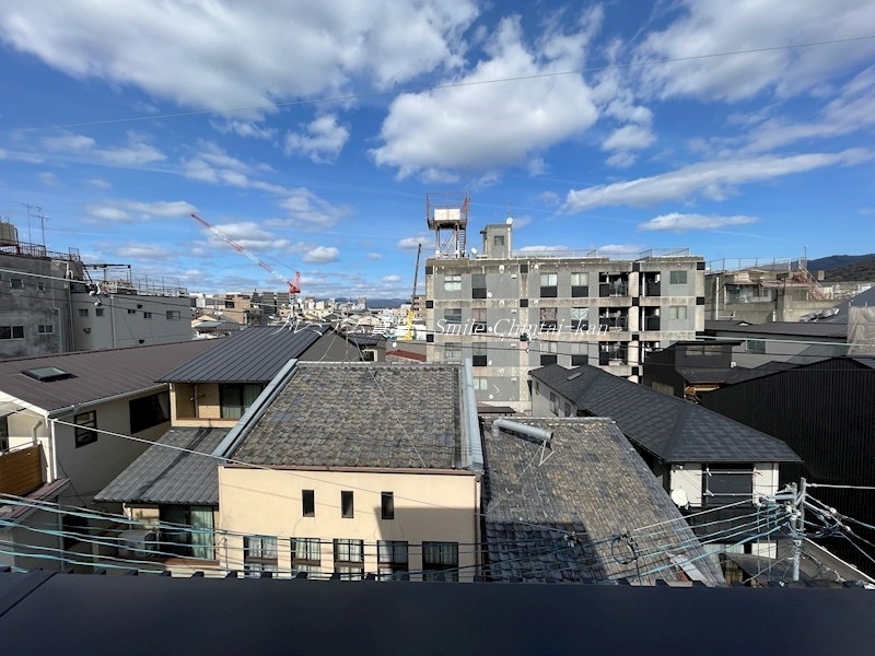 【京都市東山区弓矢町のマンションの眺望】