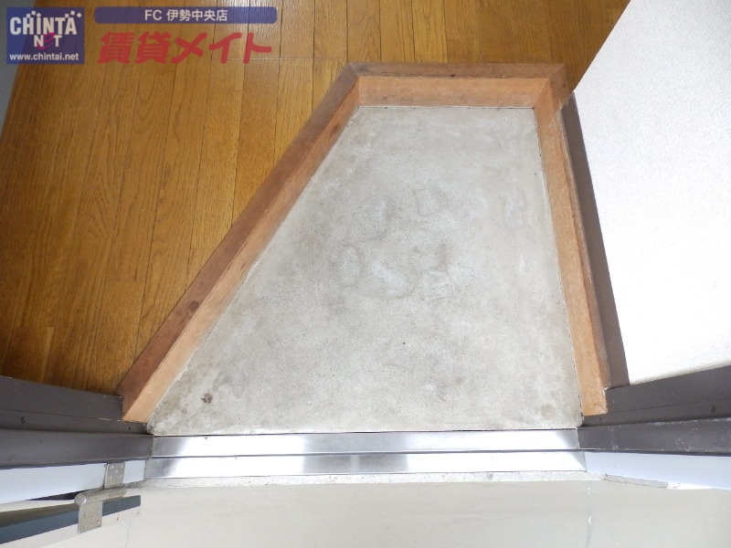 玄関　同物件別室写真