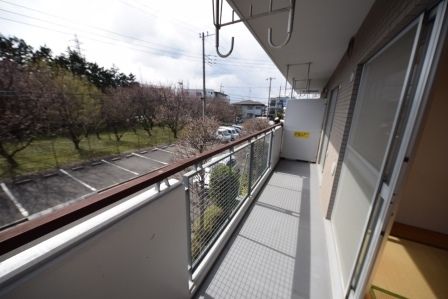 【横浜市旭区西川島町のマンションのバルコニー】