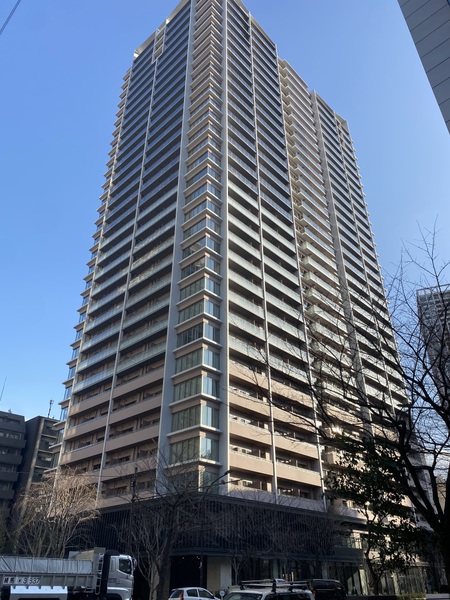 【港区芝浦のマンションの建物外観】